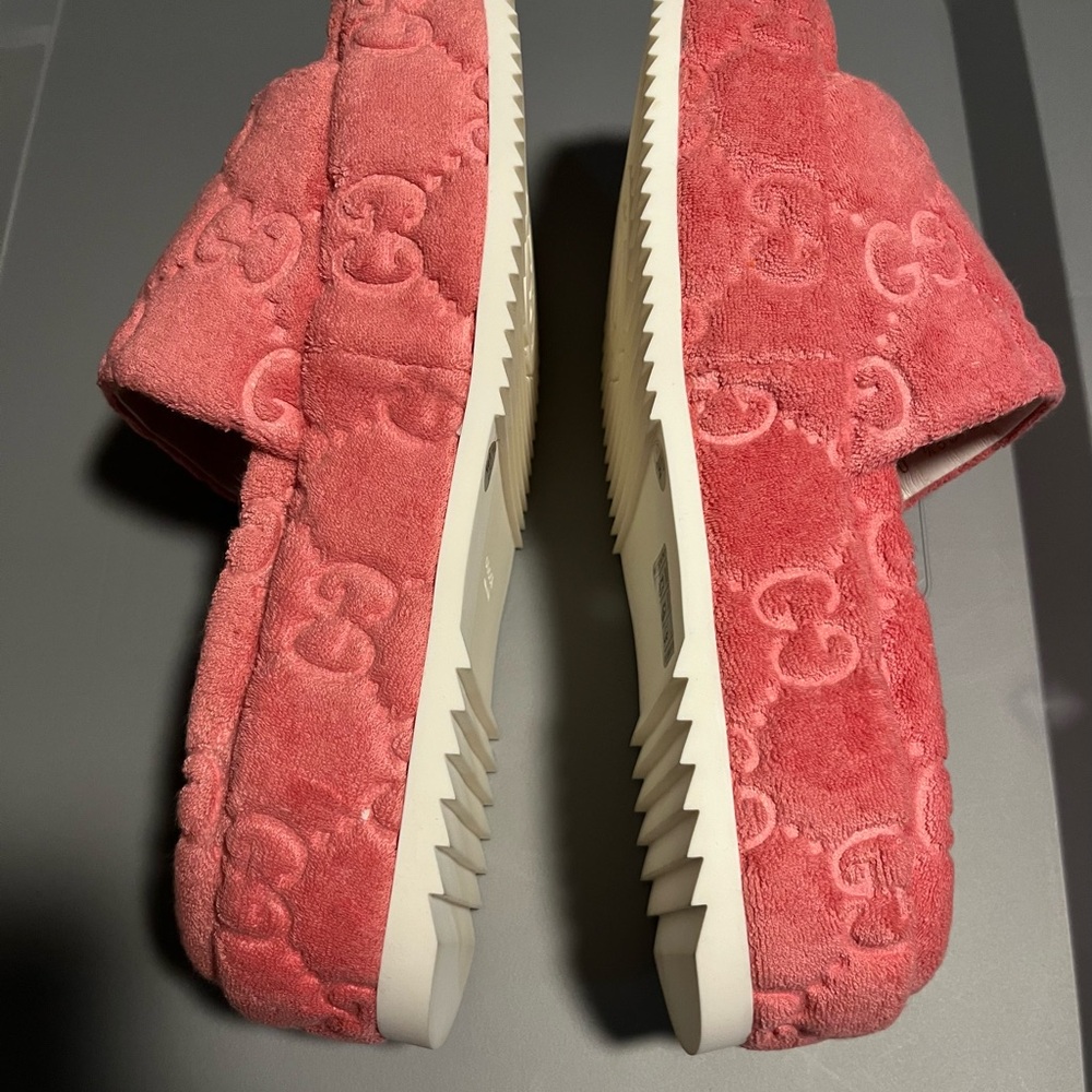 Gucci Pink Plush Slide Sandals - Picture 3 of 8